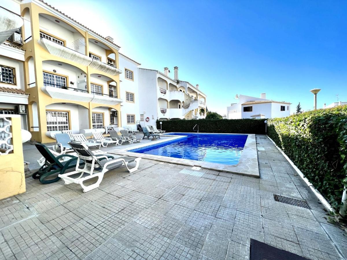 Quarteira Classic 1 With Pool By Homing Exterior foto
